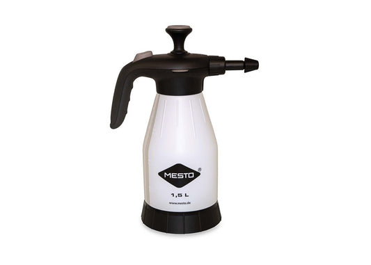 photo showing our 1.5 litre hand sprayer with high chemical resistance. fitted with EPDM seals it has a high resistance to alkaline chemical solutions.