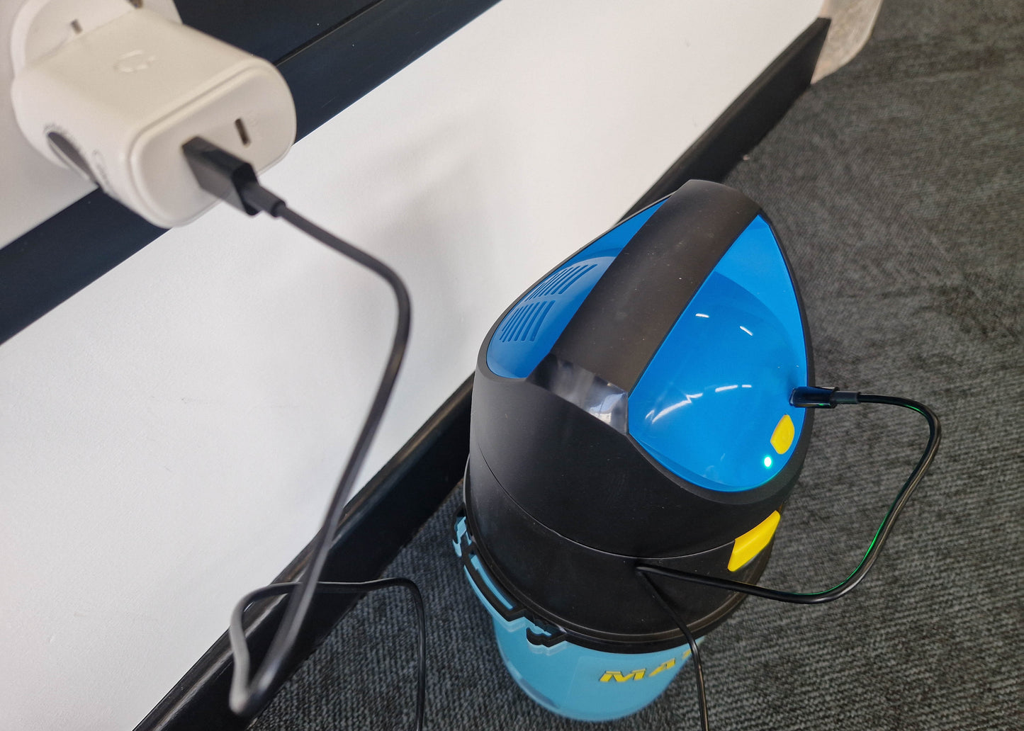 photo showing the charging of our electric garden sprayer